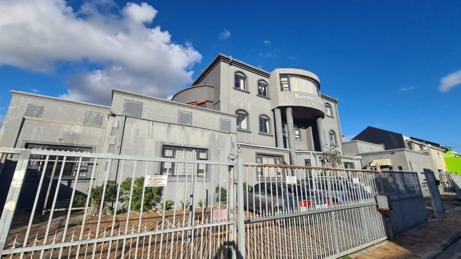 6 Bedroom Property for Sale in Crawford Western Cape